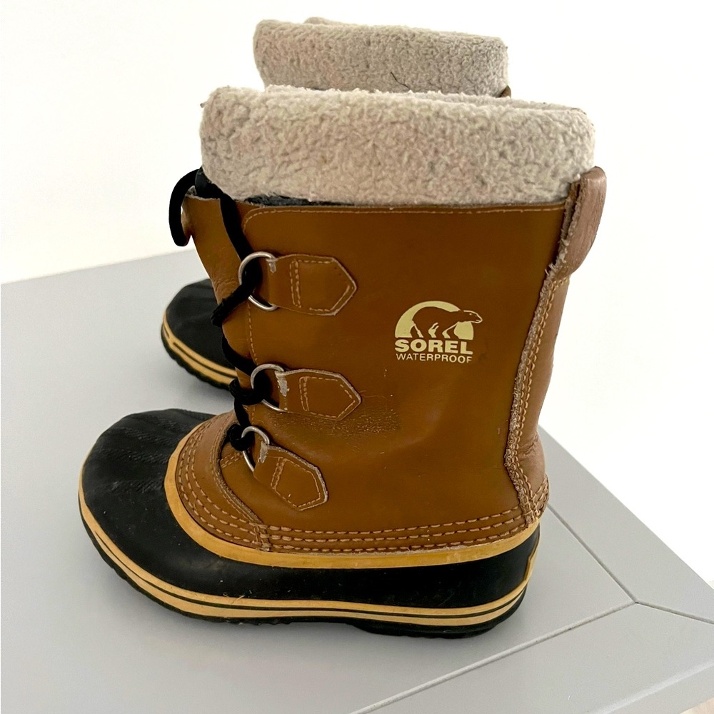 Snow boots SOREL kids size 2 (33 EUR)